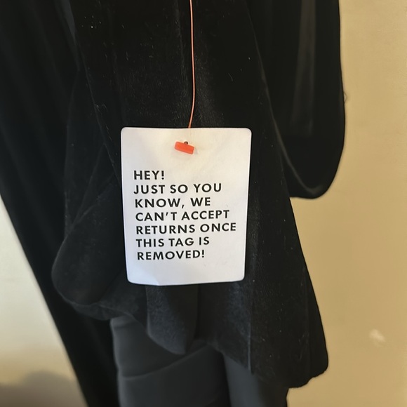 ASOS DESIGN twist back pleated empire waist velvet maxi dress in Black - Picture 10 of 14